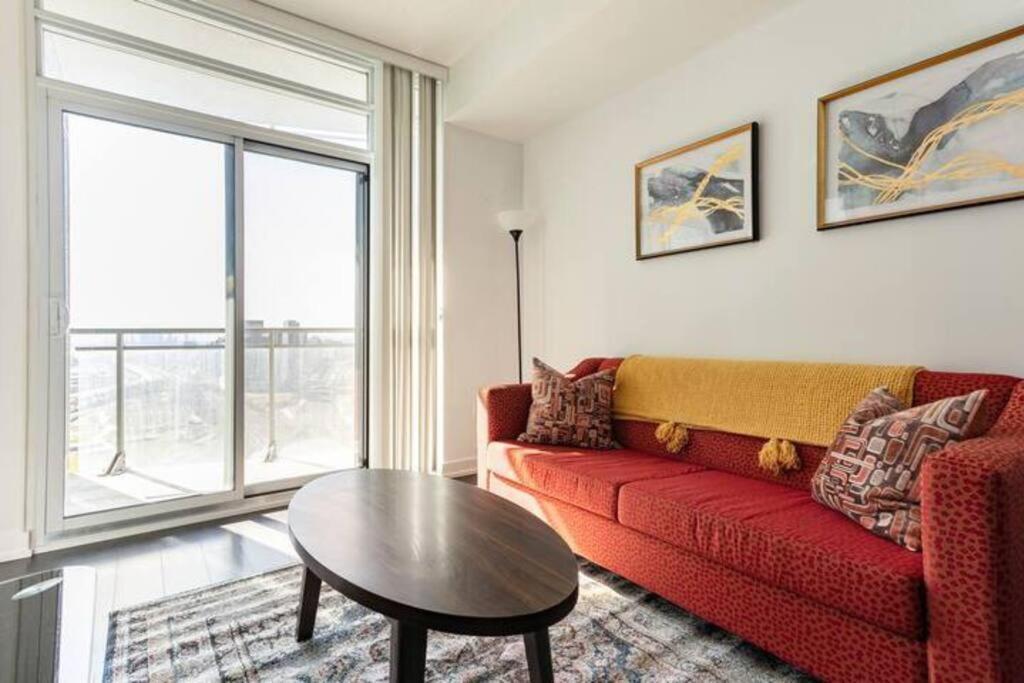 تورونتو Guestic At Cityplace - Lake View & One Free Parking المظهر الخارجي الصورة